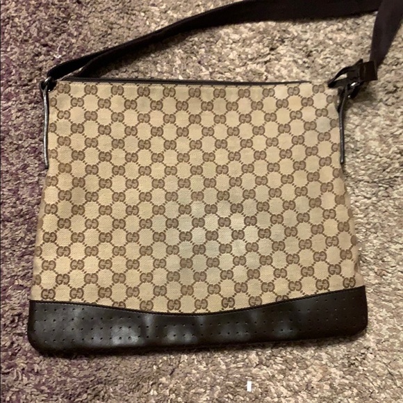 GUCCI CROSSBODY - Picture 2 of 8